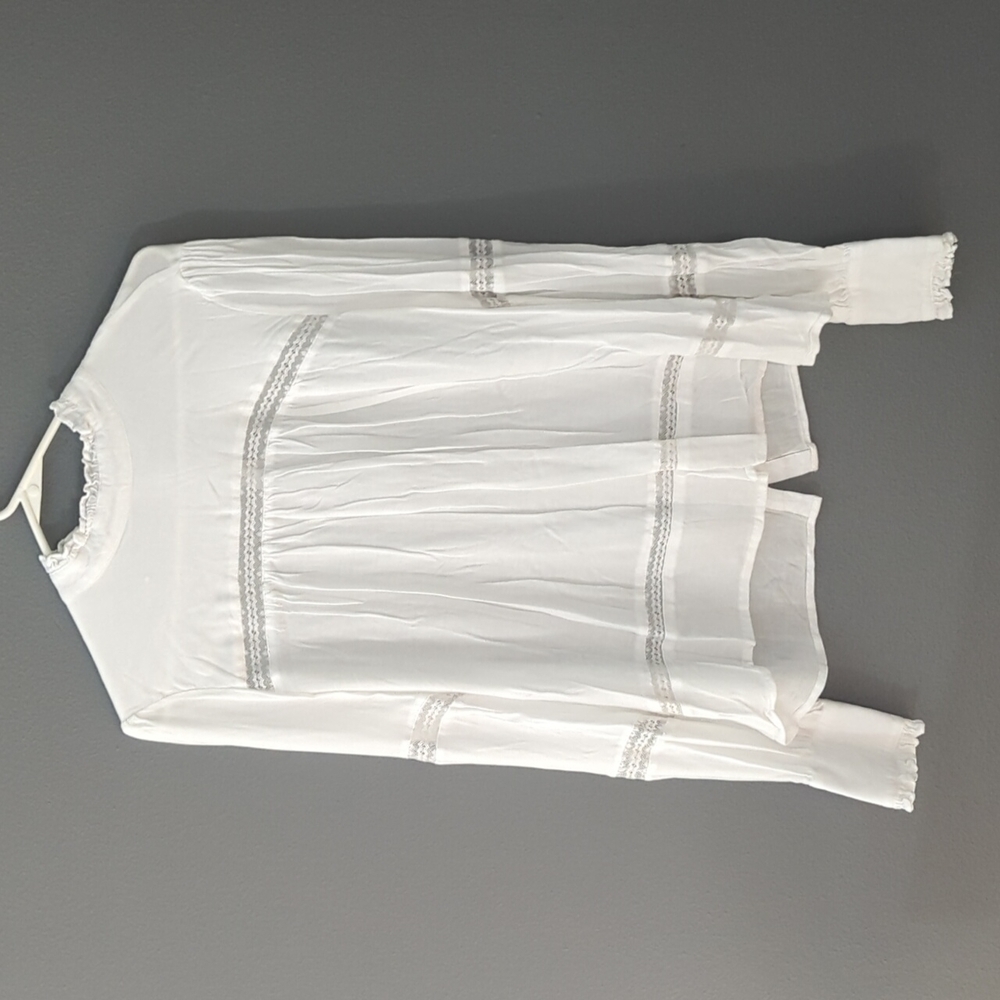 Ro & De Blouse. Size Medium. White